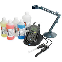 HQ40D Medidor portátil de pH y conductividad / TDS, kit de laboratorio para la calidad del agua, con electrodo de pH de recarga y celda de conductividad, cable de 1 m Hach 8505800