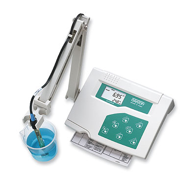 Medidor de Sobremesa de PH 510 con Brazo Portaelectrodo Incorporado, Electrodo de pH de Doble Unión y Sonda de temperatura, 110/220 VCA / OAKTON WD-35619-10