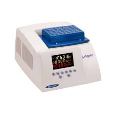 Incubadora con agitación de microtubos Labnet Accutherm I-4002-HCS