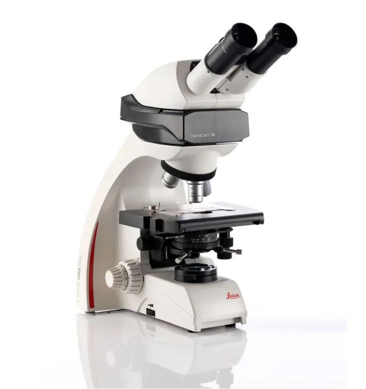 Microscopio educativo Leica Microsystems DM750 con cámara inalámbrica integrada, iluminación Köhler y óptica premium